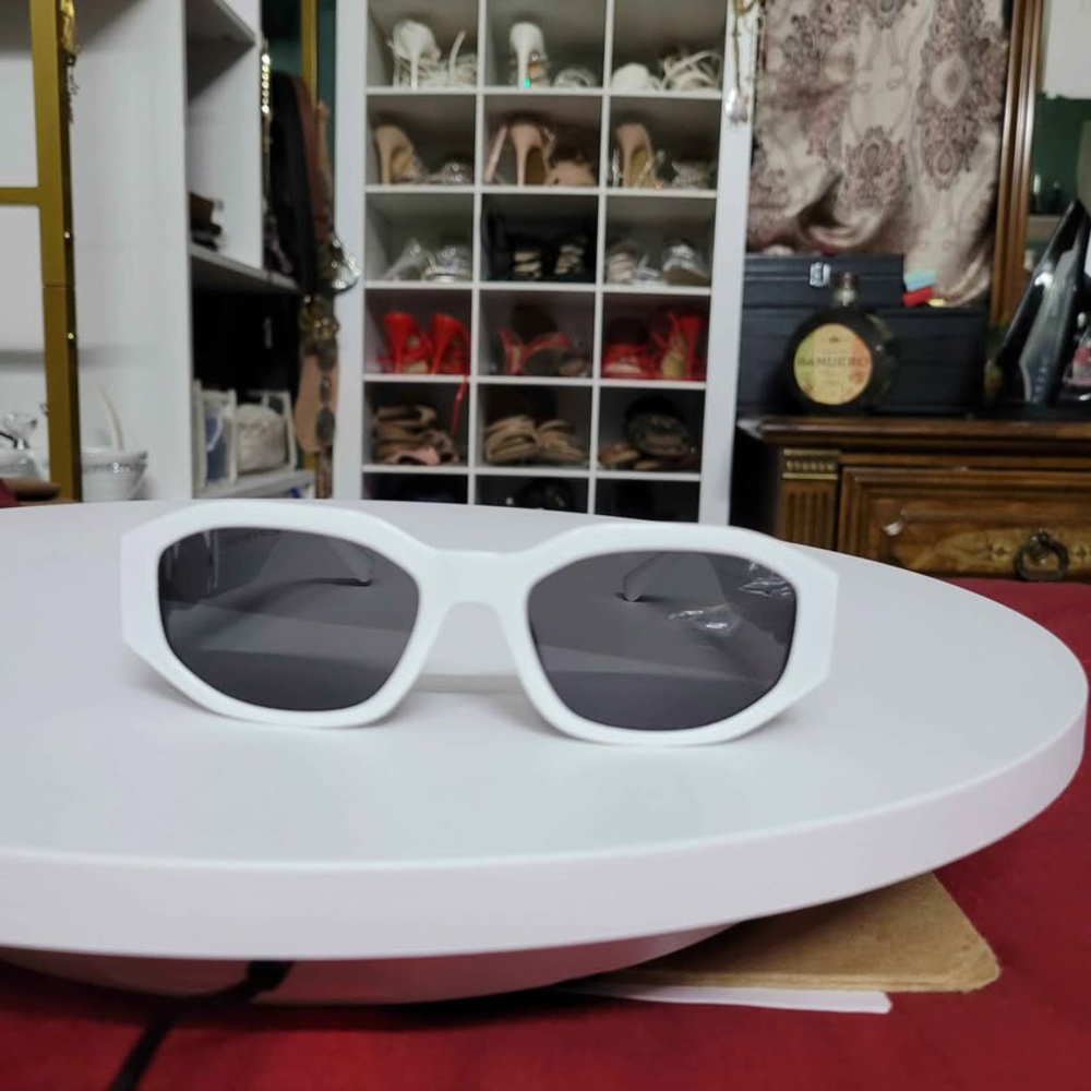 Luxury sun glasses